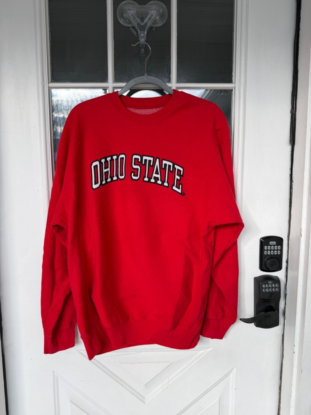 M STEVE & BARRY’S OHIO STATE CREWNECK SWEATSHIRT (slight rip on waist band)
